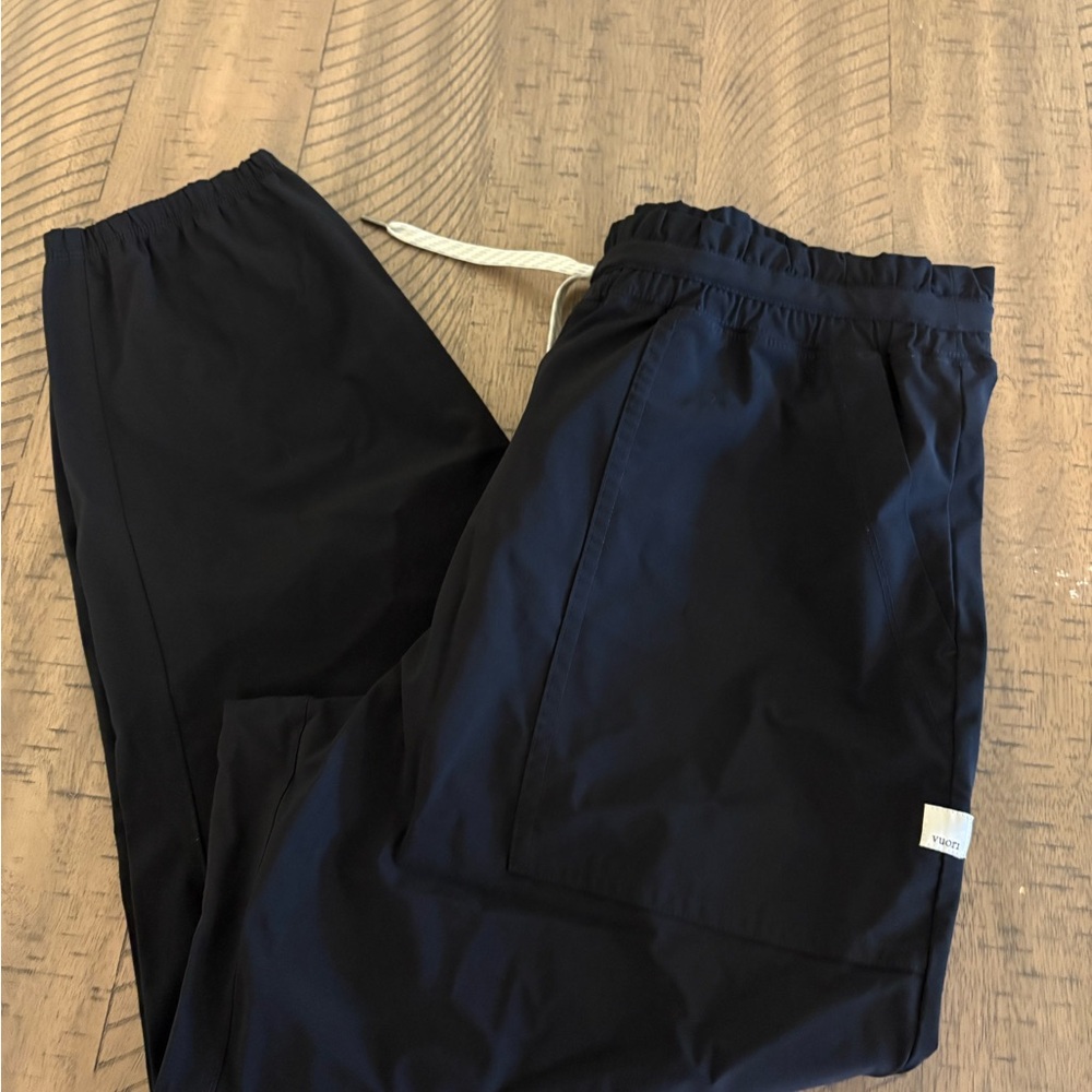Vuori Black Joggers